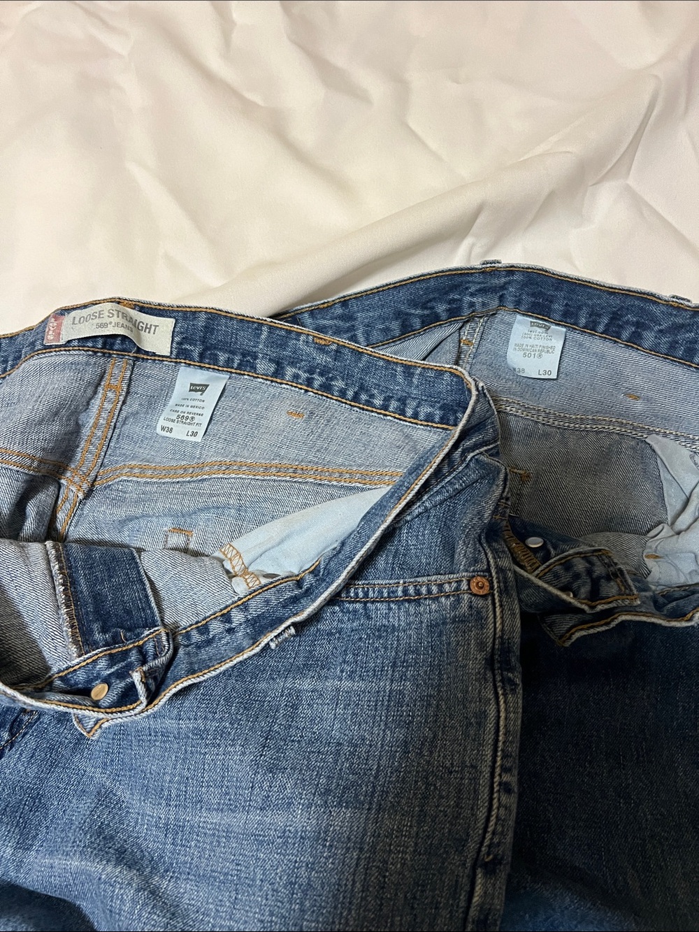 Levi's Men's Straight Jeans in Two-Tone Blue Denim 38 x 30. 2 pair for $20 - Picture 3 of 4